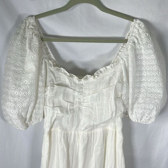HEARTLOOM Cella Embroidered Eyelet Puff Sleeves Smocked Tiered Mini Dress NWT M - Picture 8 of 12